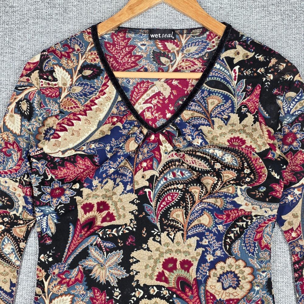 WET SEAL WOMEN'S FLORAL PAISLEY V‑NECK BLOUSE – MULTICOLOR – SIZE MEDIUM - Picture 5 of 13